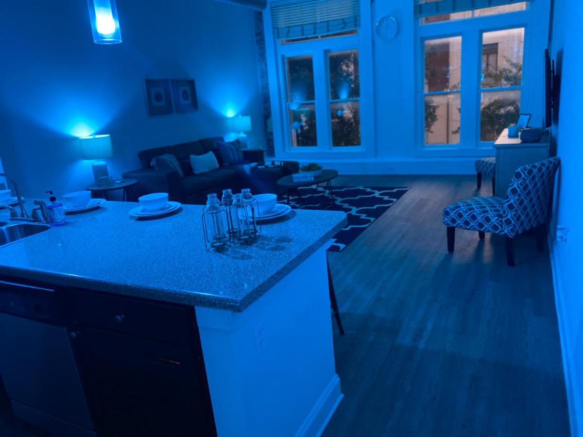Industrial Smart Home Apartment In The Center Of Downtown Мемфис Екстериор снимка